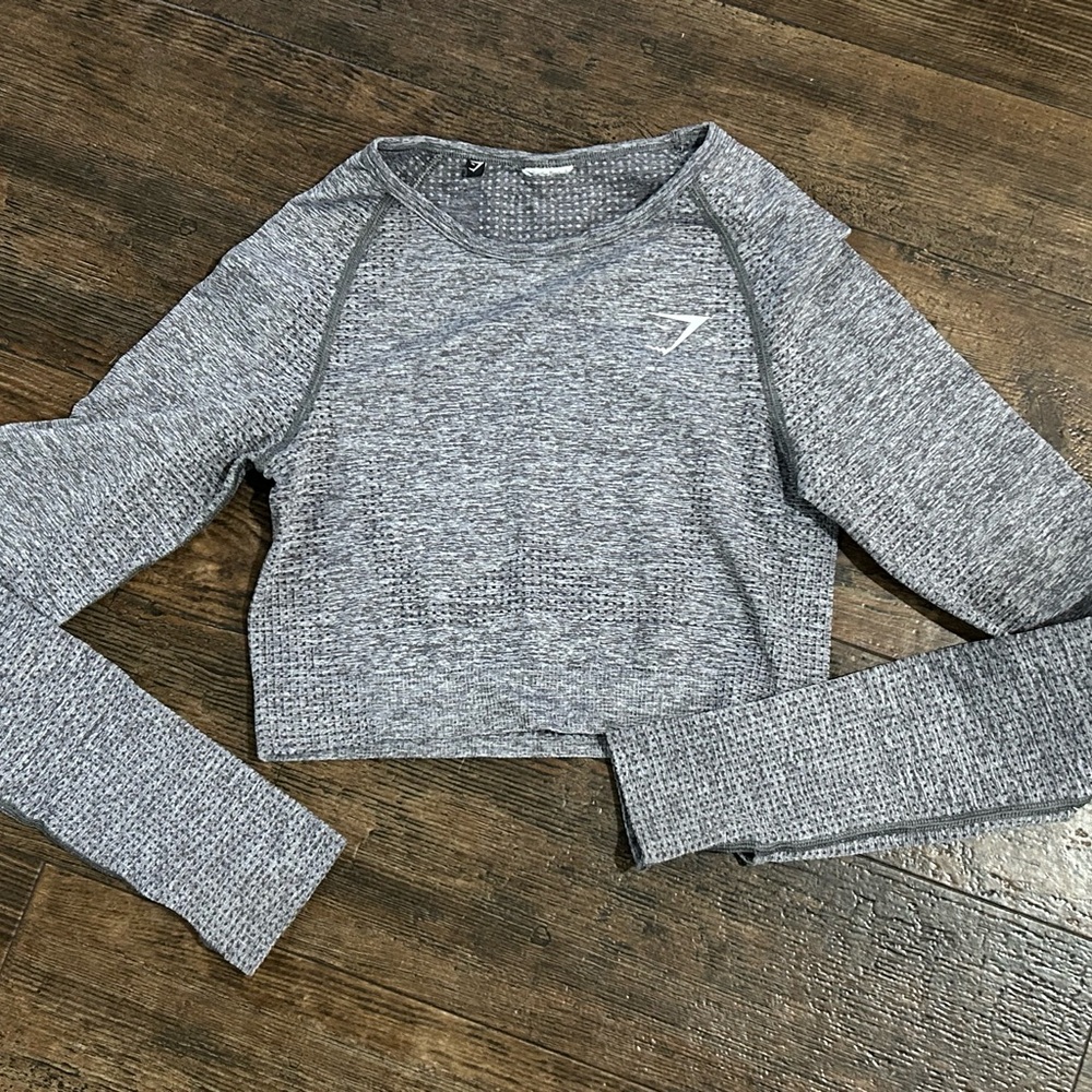 Gymshark Women’s Gray Seamless Long-Sleeve Crop Top
